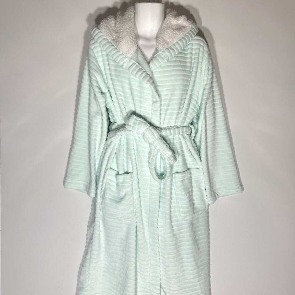World Market SZ S Pale green plush wrap sherpa hooded robe Spa Soft Travel Gift